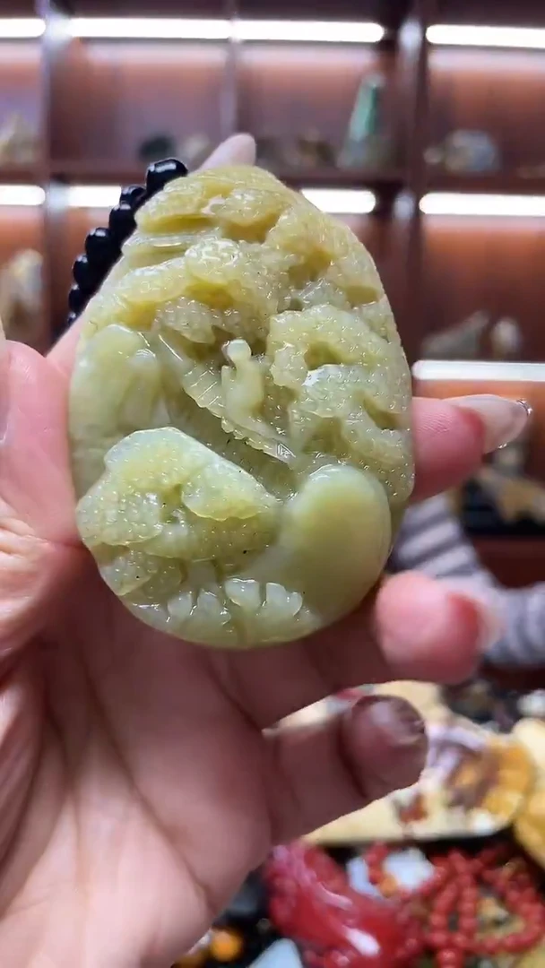 未镶嵌岫玉吊坠