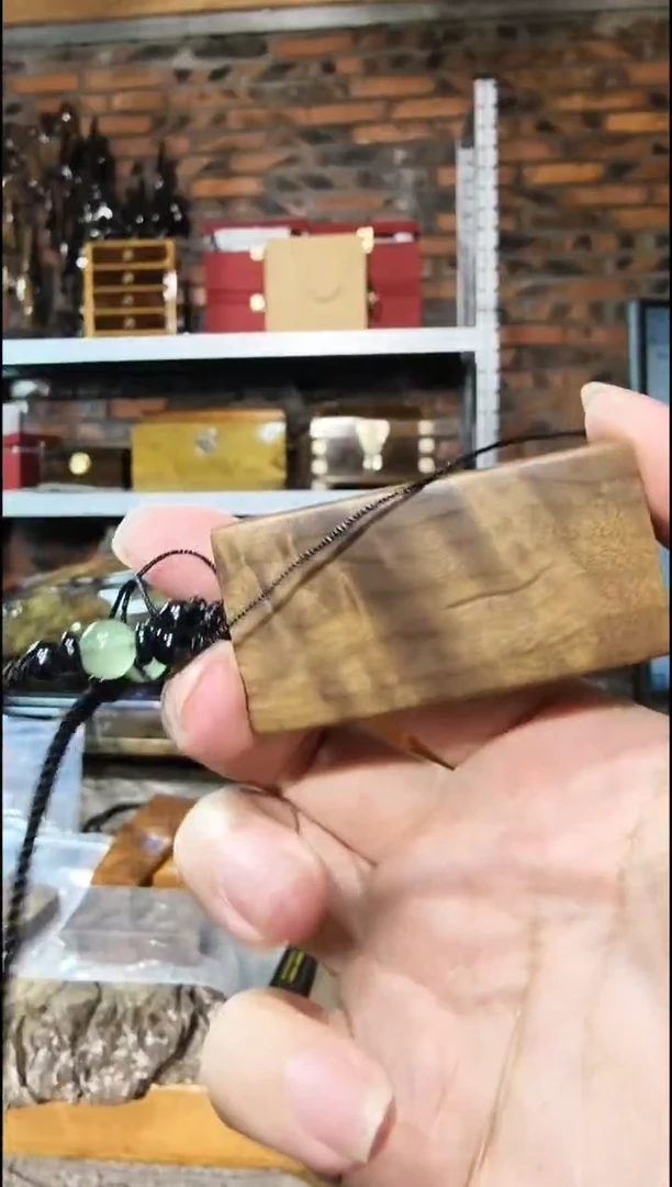 金丝楠无事牌脖挂