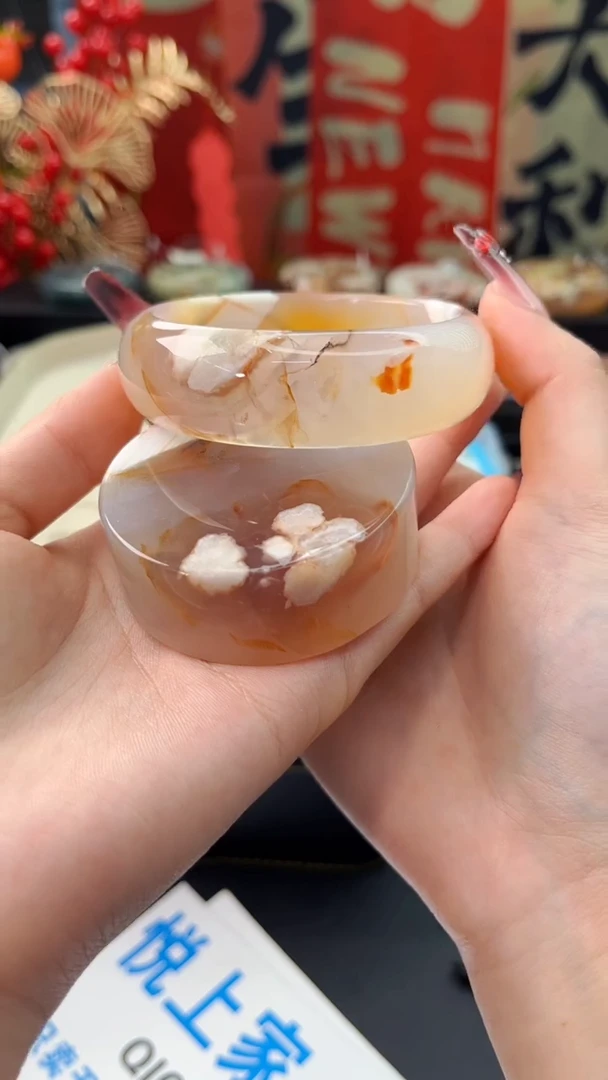 【闪购商品】石英质玉手镯未镶嵌赠送镯心（58圈口）无证书