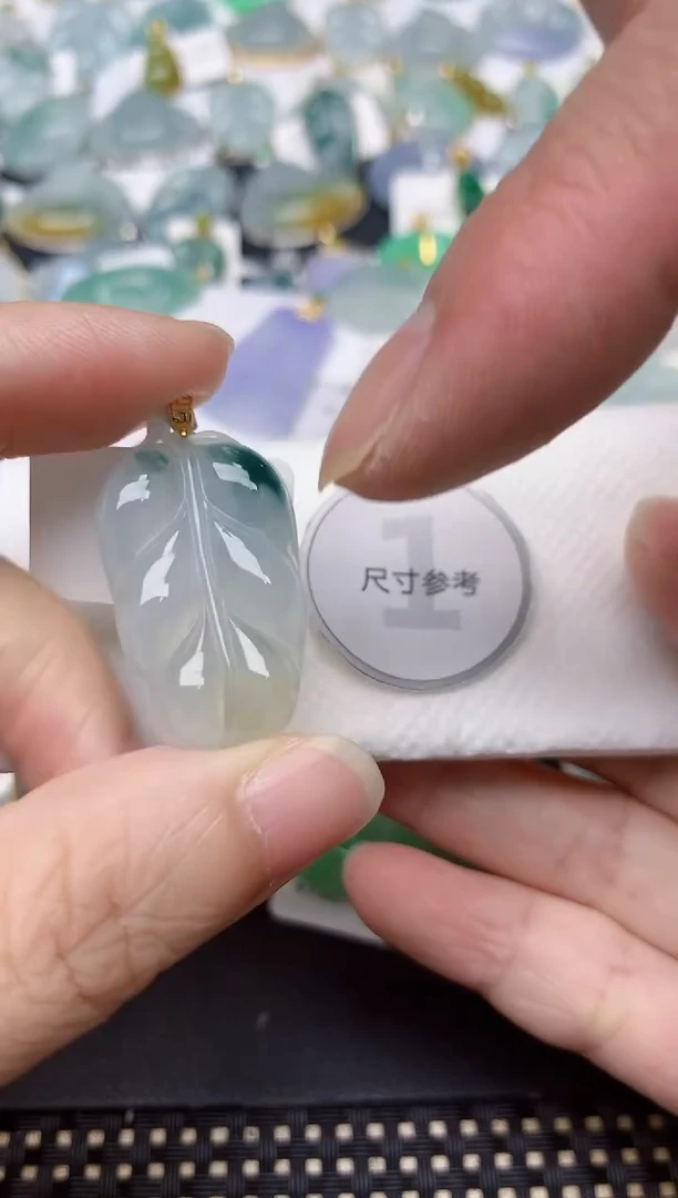 颈饰18K金镶嵌翡翠天然缅甸A货翡翠