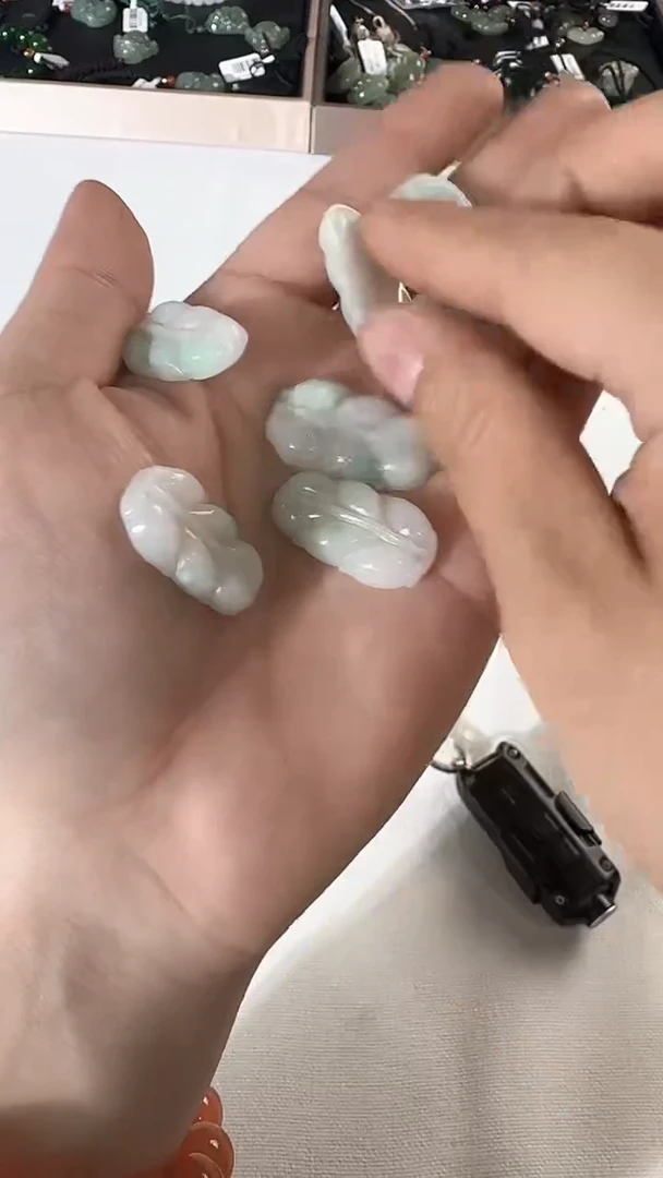 【闪购商品】翡翠颈饰未镶嵌树叶多样性发货拍一发一