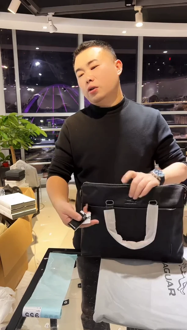 头层牛皮韩爵绅士包包皮具955