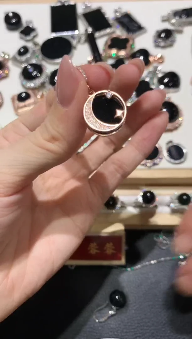翡翠银S925镶嵌吊坠(不含链)74多人多样性随机发货1件