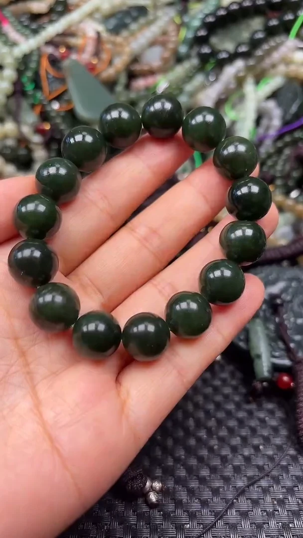 和田玉未镶嵌颈饰1