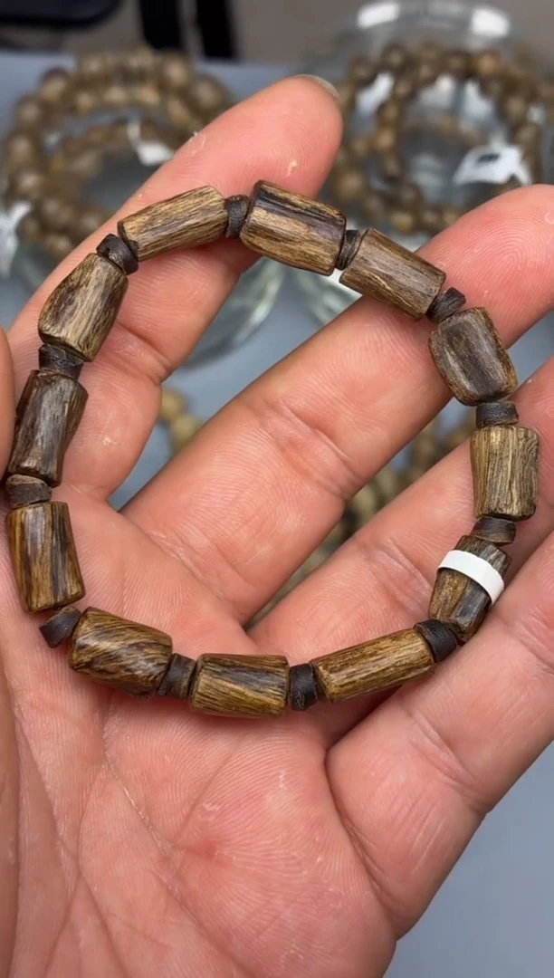 沉香手串 达拉干红土沉随型单圈沉水多样性发其一