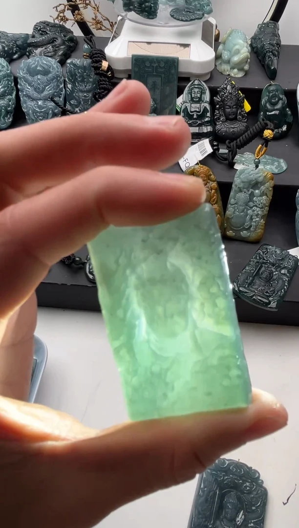 颈饰未镶嵌翡翠不动