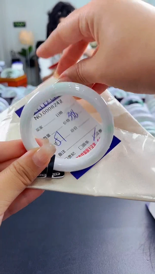 翡翠手镯未镶嵌天然缅甸A货翡翠