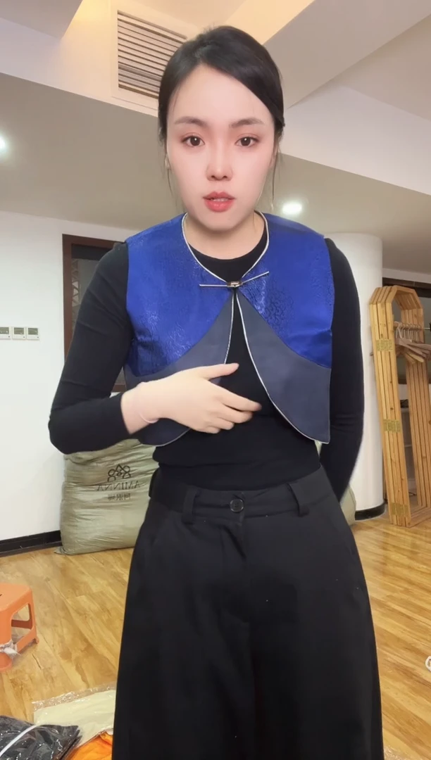 XL码      115-125斤  马甲