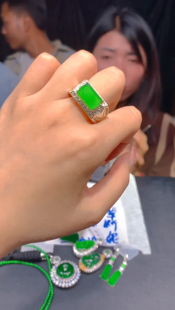 【闪购商品】定制翡翠未镶嵌176多样性发货（发其一）