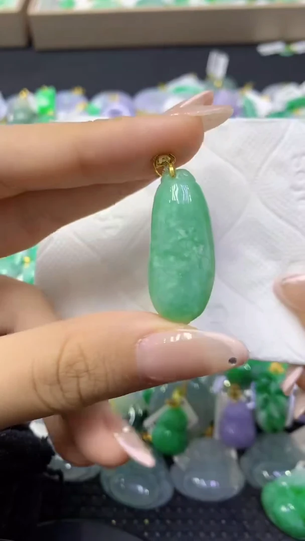 颈饰未镶嵌翡翠天然缅甸翡翠A货