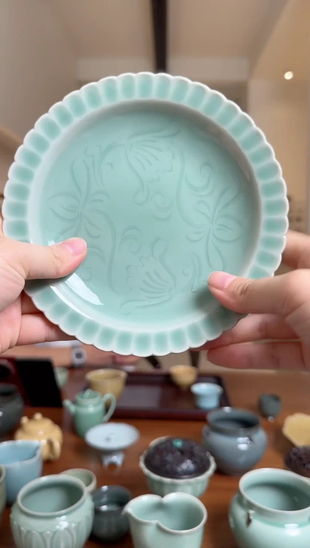 摆件x****o摆件龙泉青瓷杨盛侃老师作品菊瓣壶承