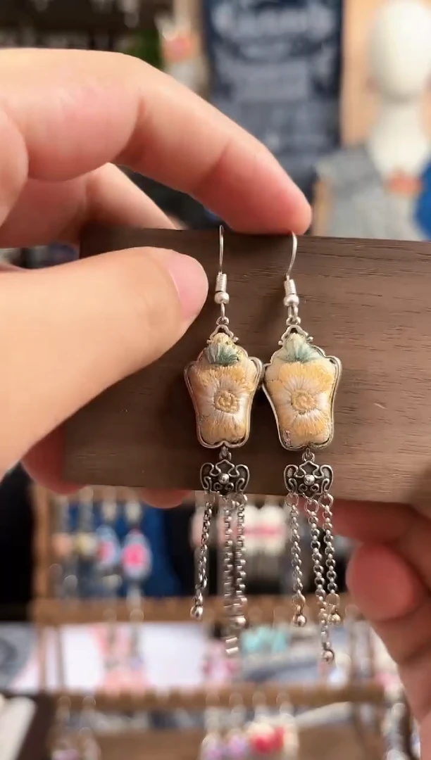 织绣一枝独秀非遗老绣饰品105