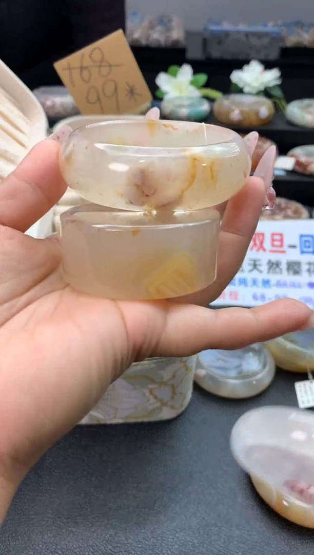 未镶嵌手镯石英质玉（54-55圈口）赠送镯心 无证书