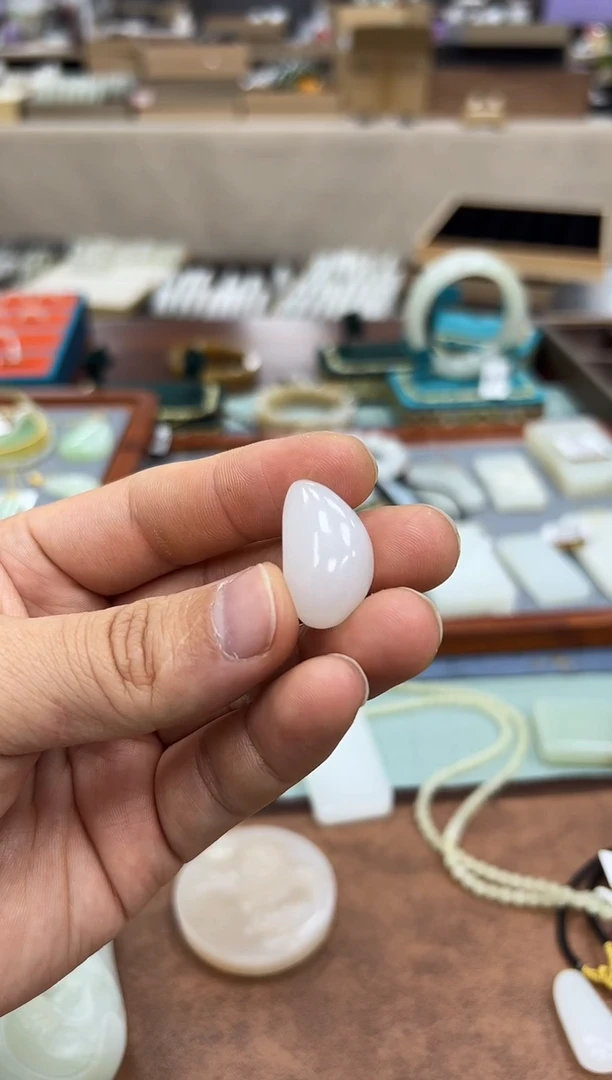 【闪购商品】和田玉吊坠未镶嵌随型野牛沟