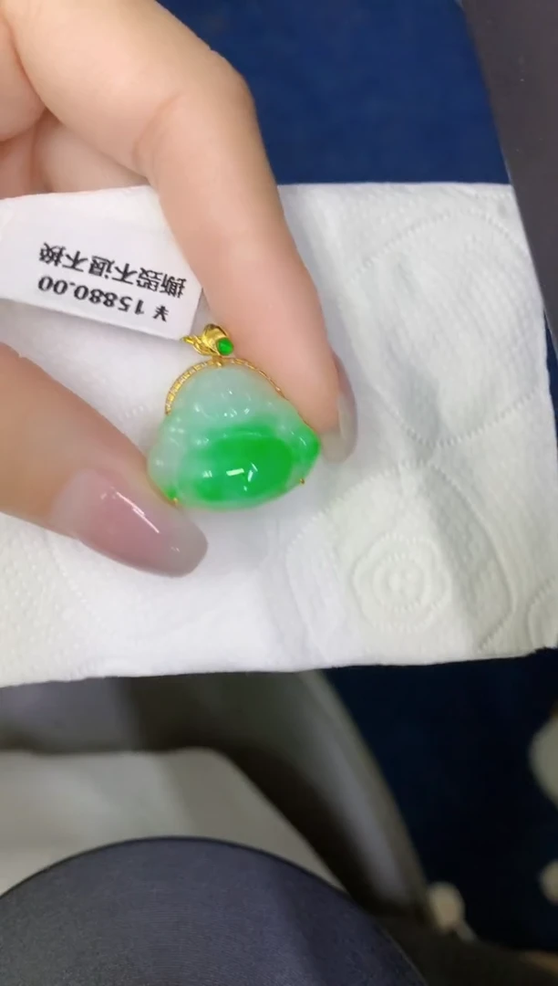 颈饰18K金镶嵌翡翠缅甸天然翡翠A货