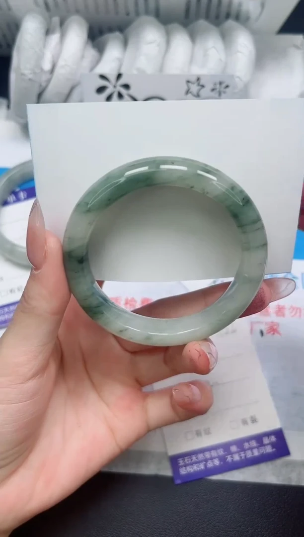 【闪购商品】石英质玉手镯未镶嵌142