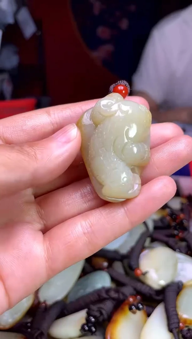 和田玉未镶嵌颈饰1