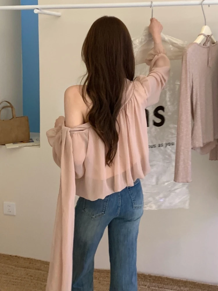 法式独特精致小衫气质宽松慵懒风小众设计感别致显瘦粉色斜肩衬衫