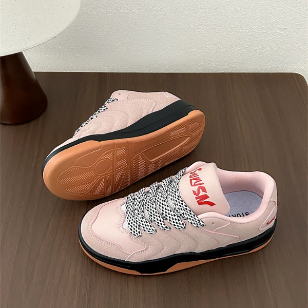 2025年冬季新款学生百搭休闲女鞋ins潮小众轻便板鞋复古运动鞋