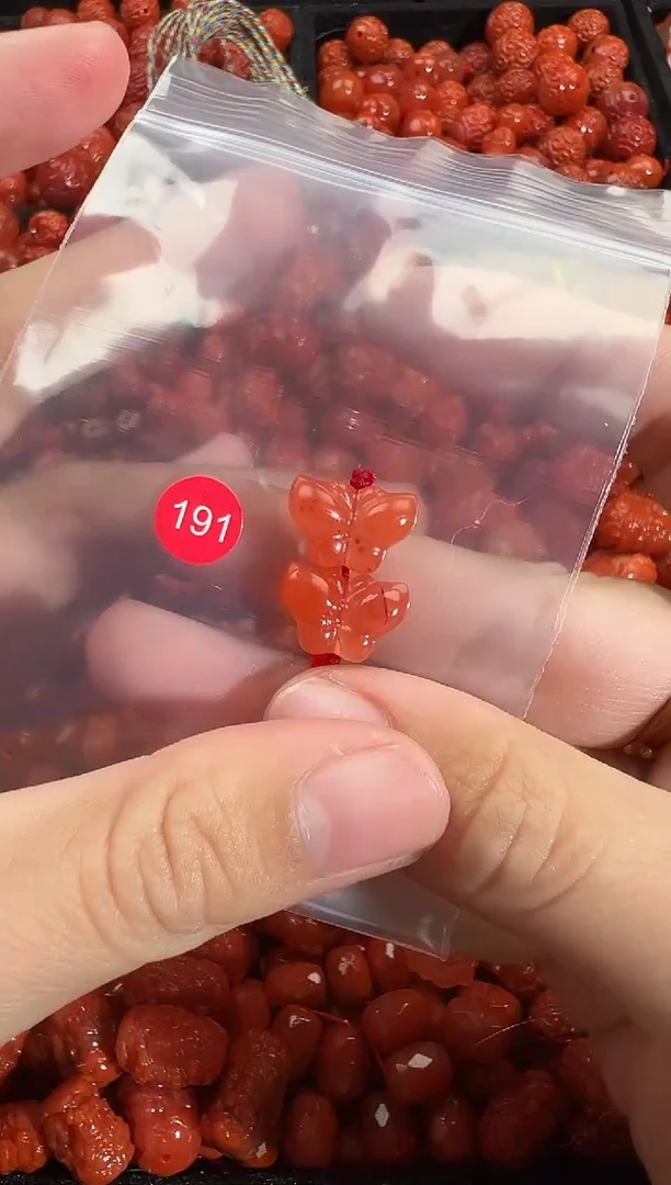 颈饰未镶嵌南红玛瑙1