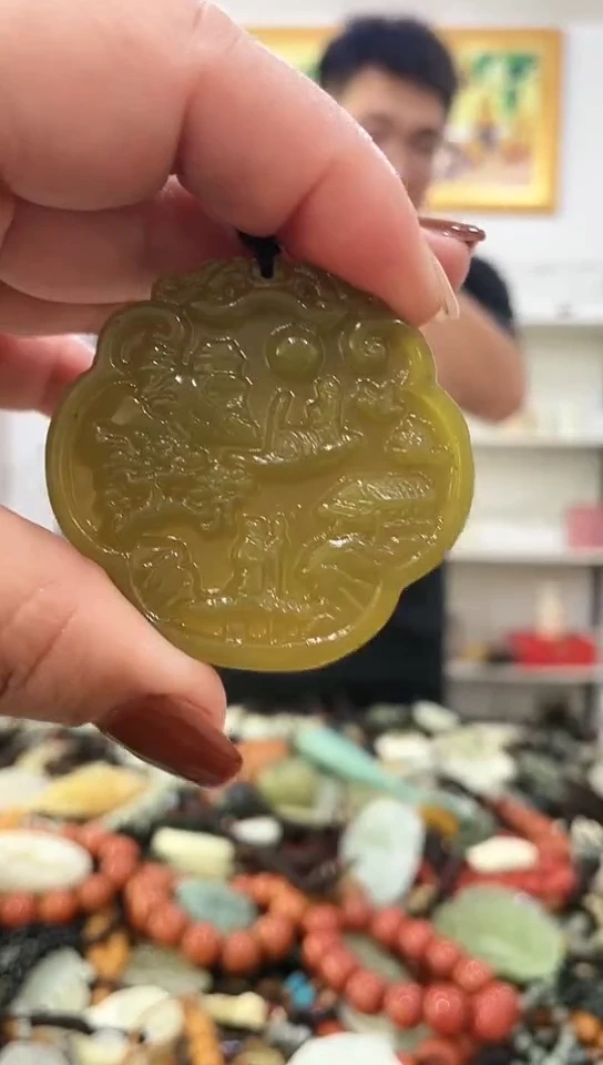 未镶嵌岫玉吊坠