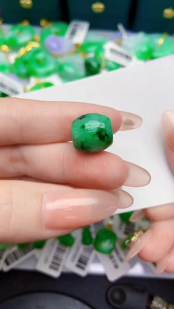 颈饰未镶嵌翡翠缅甸天然翡翠A货