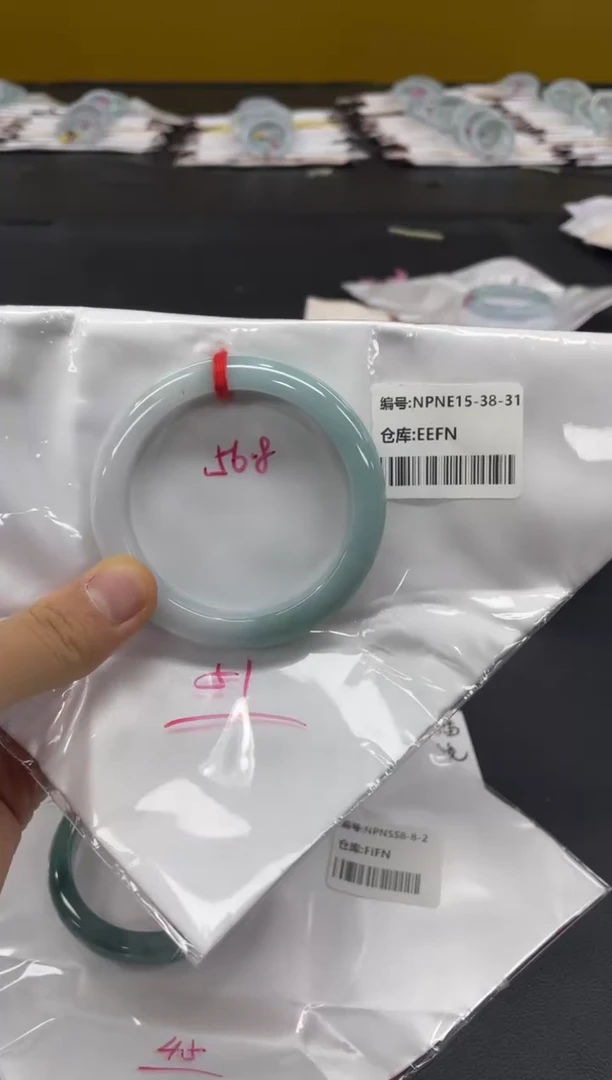 未镶嵌手镯翡翠翡翠手镯