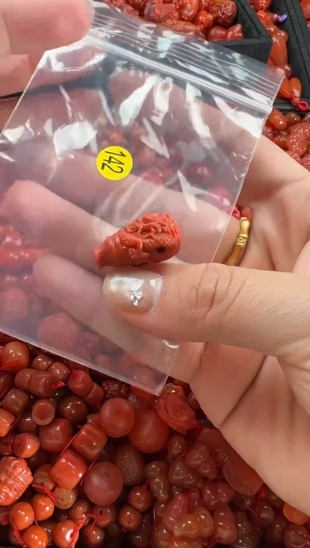 【闪购商品】南红玛瑙颈饰未镶嵌1