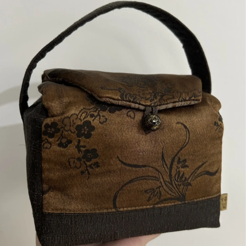 【小田甄陶】【梅兰竹菊】拼布香云纱一壶两杯/15*12*12cm（慢蓝S1948）