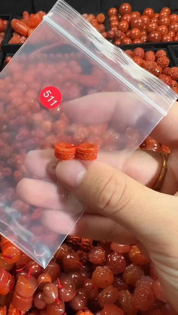 颈饰未镶嵌南红玛瑙1