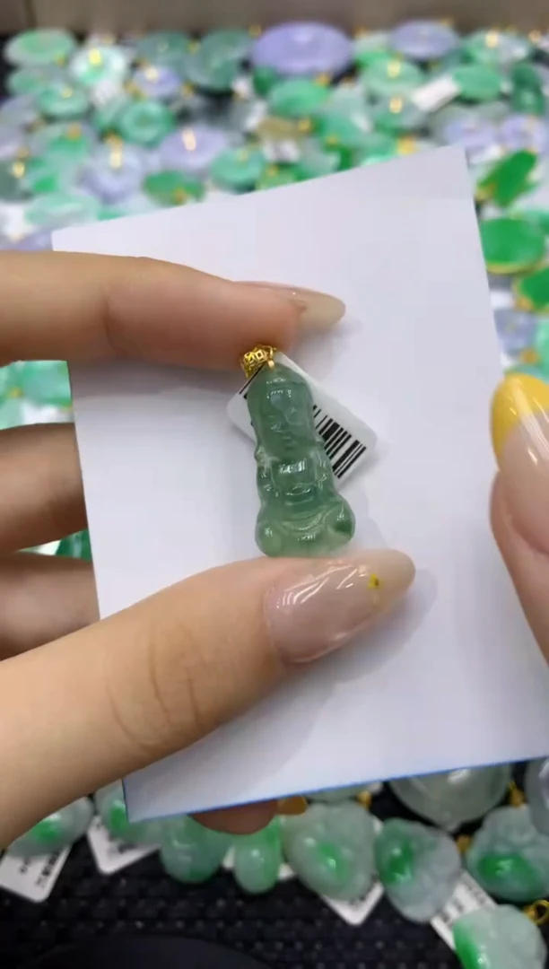 颈饰未镶嵌翡翠天然缅甸翡翠A货