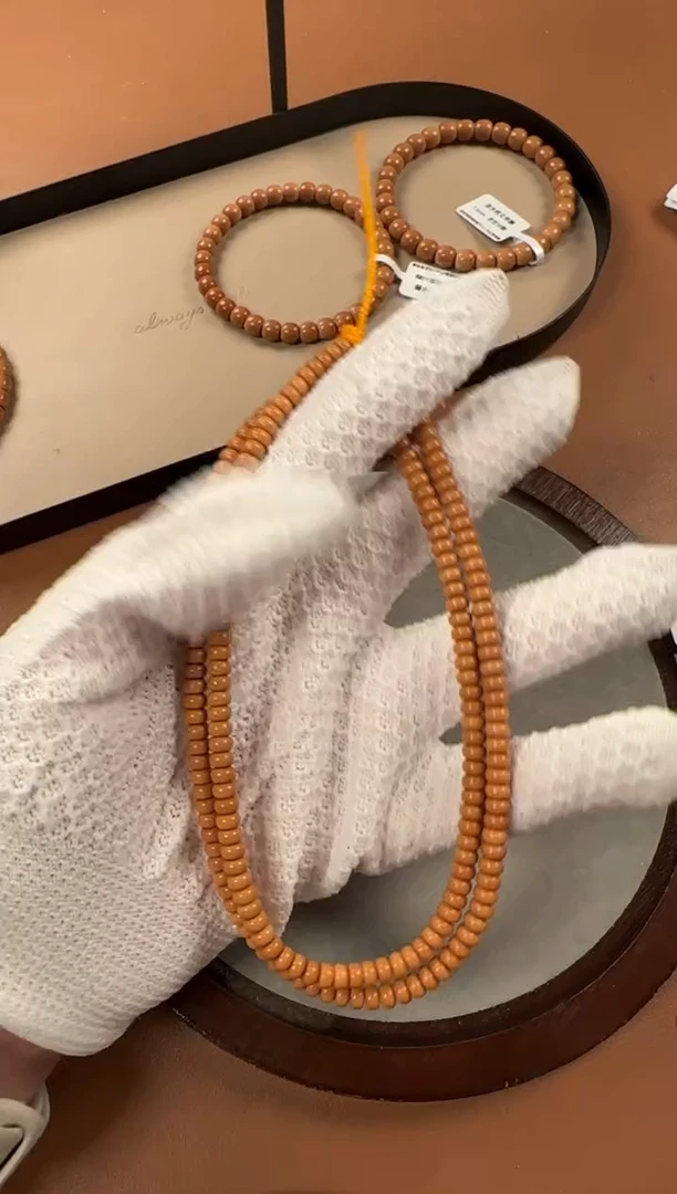 手串橄榄核5.0mm核尖108，备用籽200颗左右，高油高密