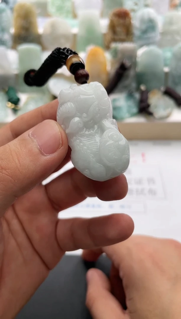 【闪购商品】翡翠颈饰未镶嵌..../1/20/ 70