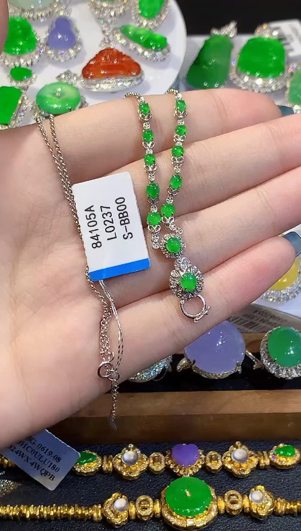 套链18K金镶嵌翡翠L0237多样性发其一