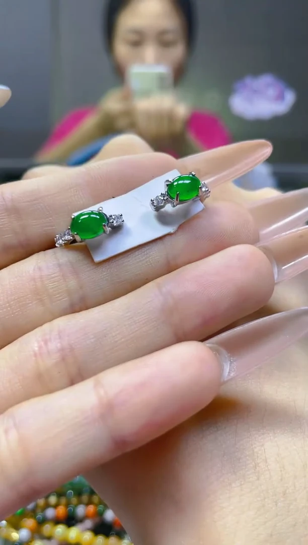 翡翠未镶嵌颈饰/Z/翡翠A货，一件也是批发价