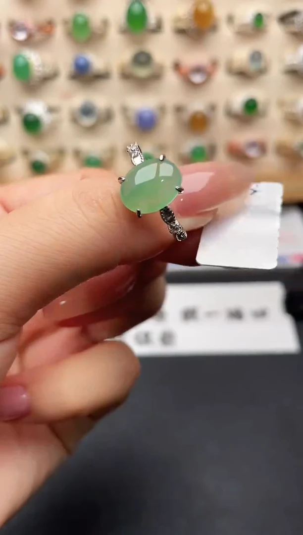 银S925镶嵌戒指翡翠一物一证一礼盒