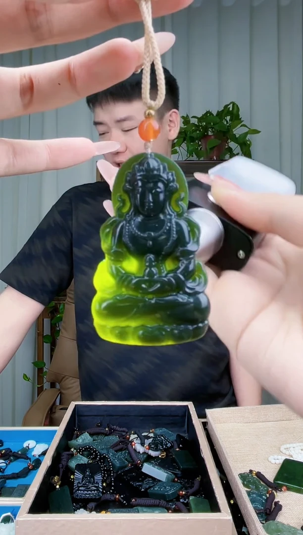 和田玉未镶嵌挂件拍一发一，多样性发货！