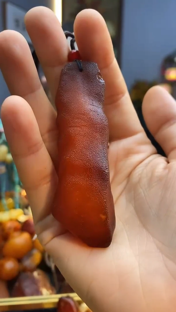 未镶嵌颈饰琥珀吊坠
