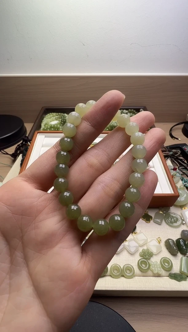 未镶嵌手串和田玉木*李手串 和田玉