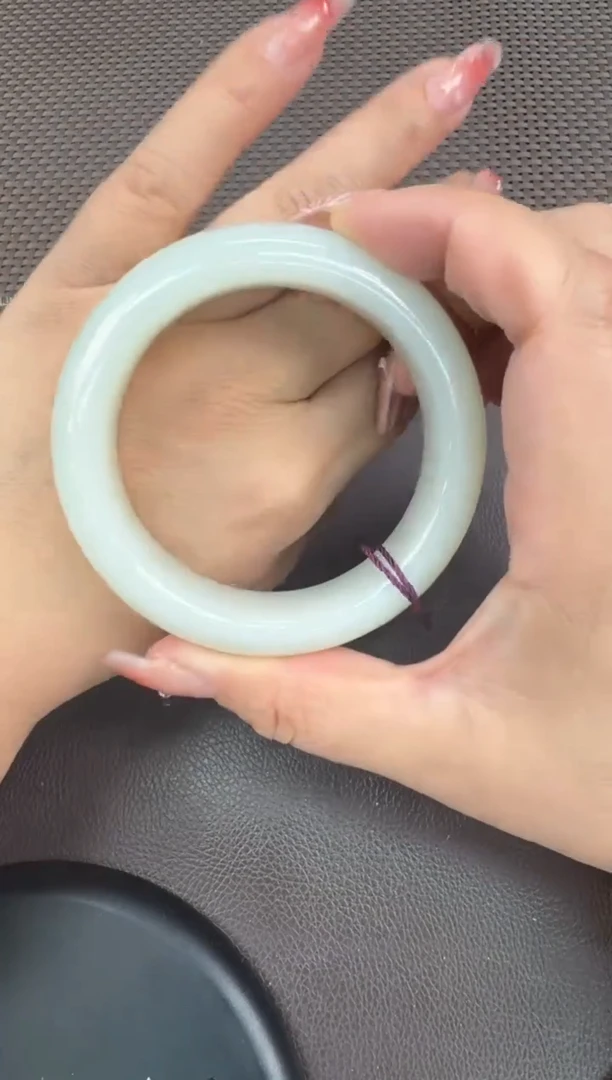 【闪购商品】和田玉手镯未镶嵌58