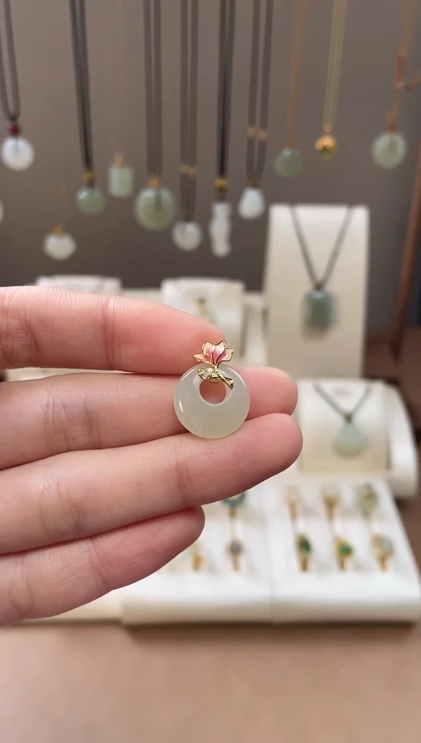 颈饰银S925镶嵌和田玉和田玉吊坠