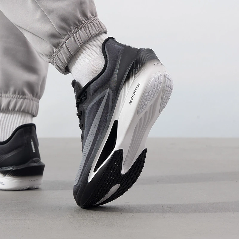 NIKE耐克男鞋2025人生跑鞋ZOOM FLY 6马拉松缓震透气跑步鞋FN8454
