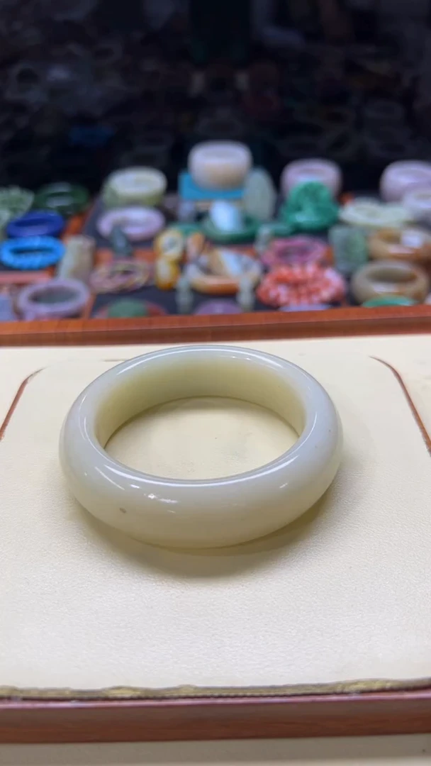 未镶嵌手镯石英质玉柿****8126