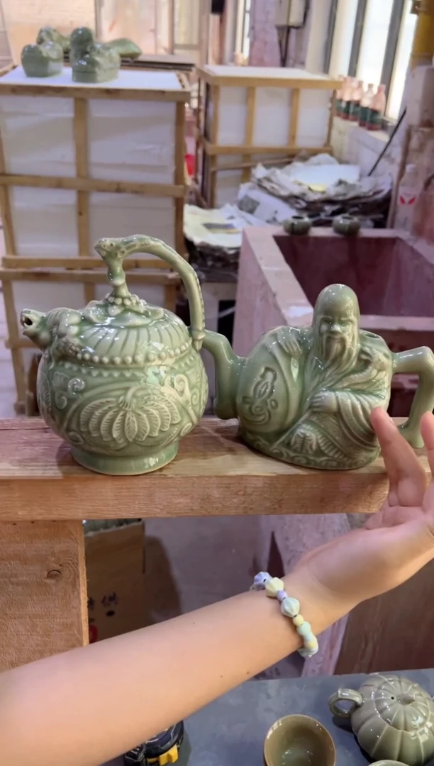 微瑕耀州窑倒流壶+两心壶