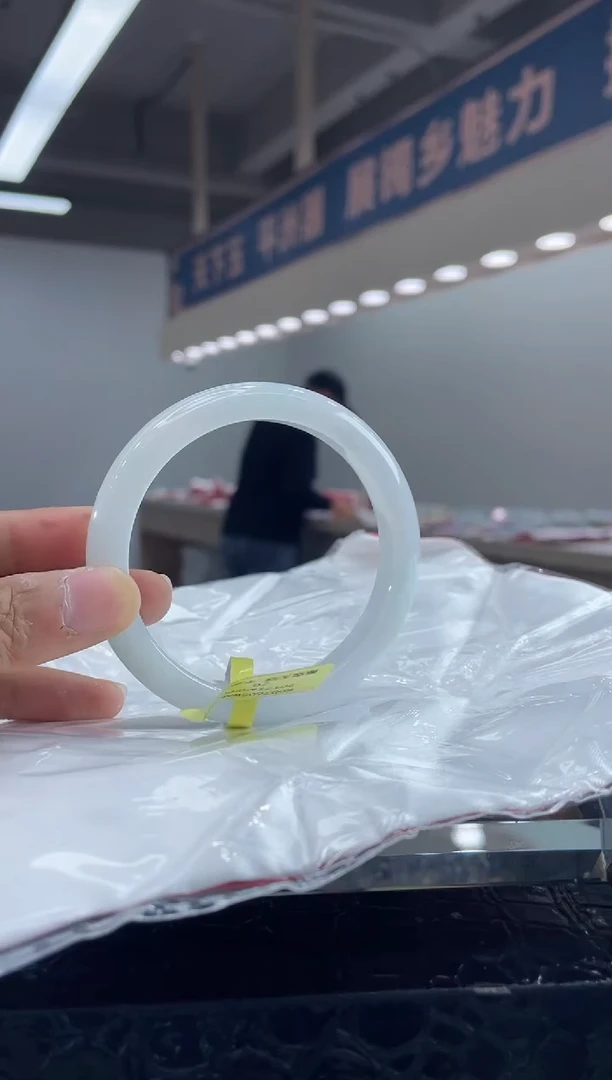 未镶嵌手镯翡翠  8