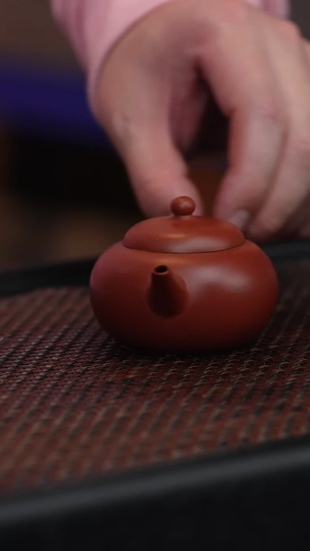 【闪购商品】宜兴紫砂原矿半手80cc红皮龙水平