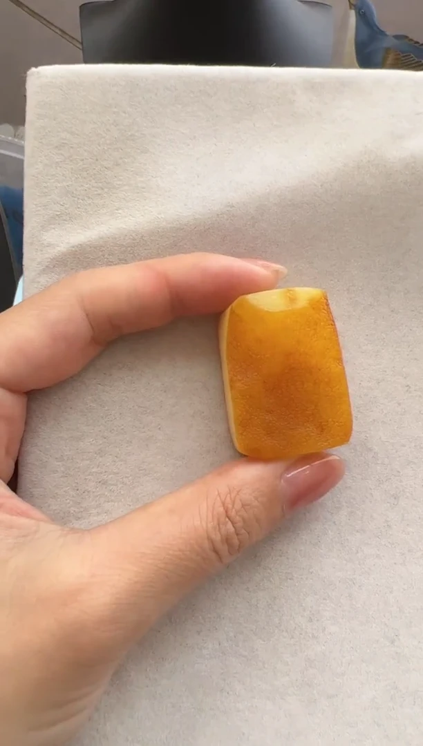 【闪购商品】定制琥珀未镶嵌10205073-吊坠（包雕刻）