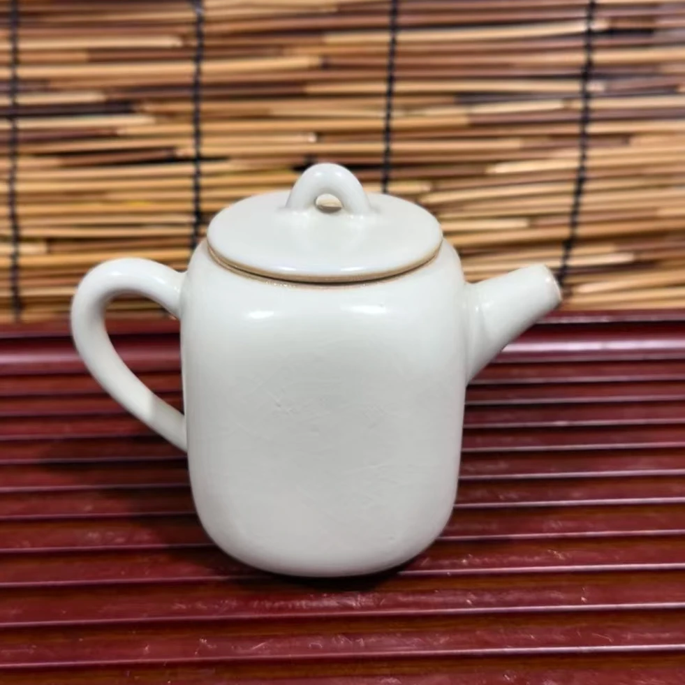 70  米汝冰裂素面四方壶微瑕