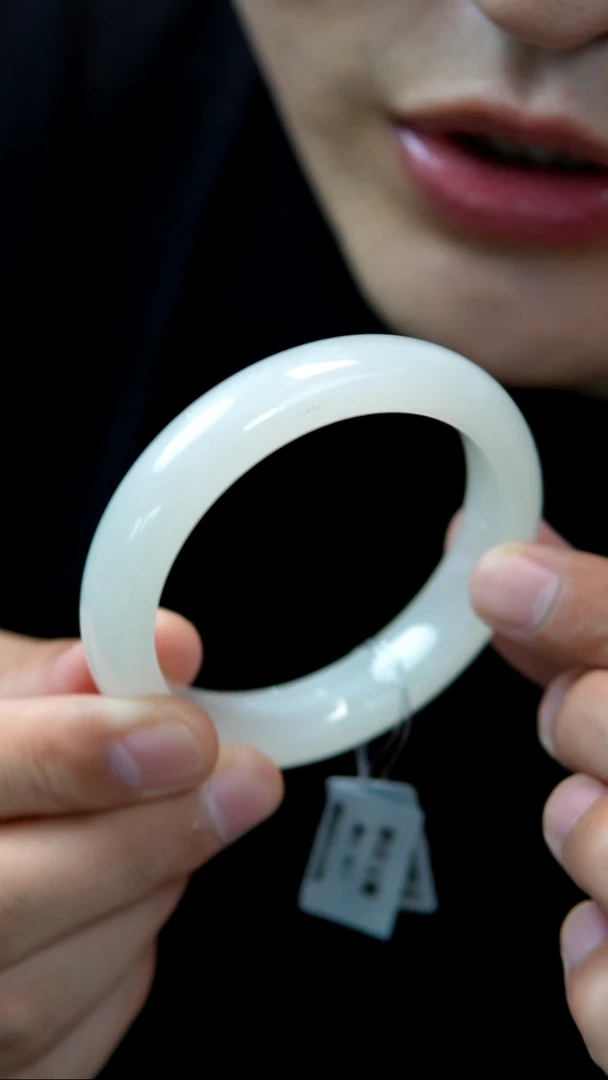 和田玉手镯未镶嵌56-57圈口正装宽版冰晴白