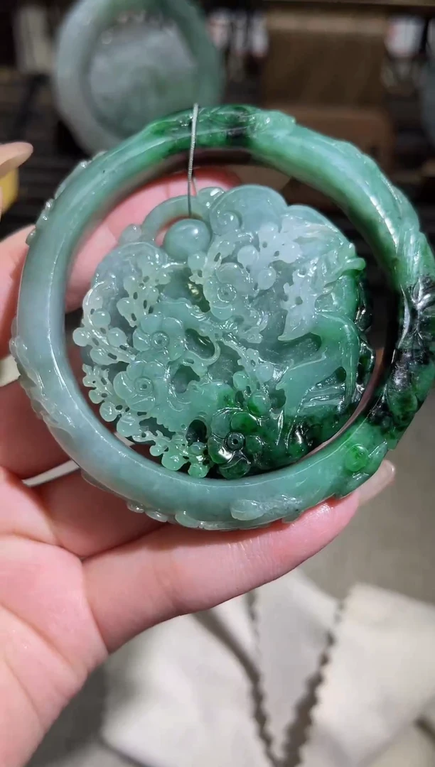 翡翠手镯未镶嵌剧**手MFC062992